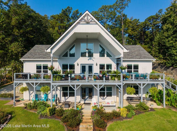 847 Smith Mountain Dr, Jacksons Gap, AL 36861