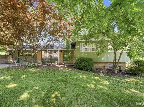 205 Hillcrest Drive, Elsberry, MO 63343