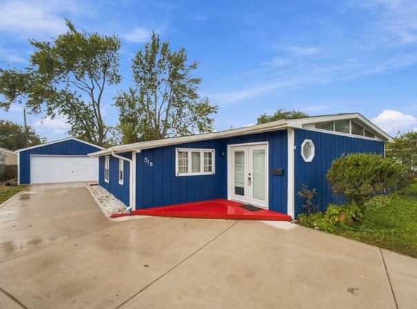 518 Avalon Drive, Dyer, IN 46311