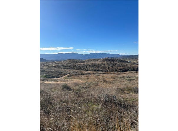 12 Alexander Drive, Hemet, CA 92544