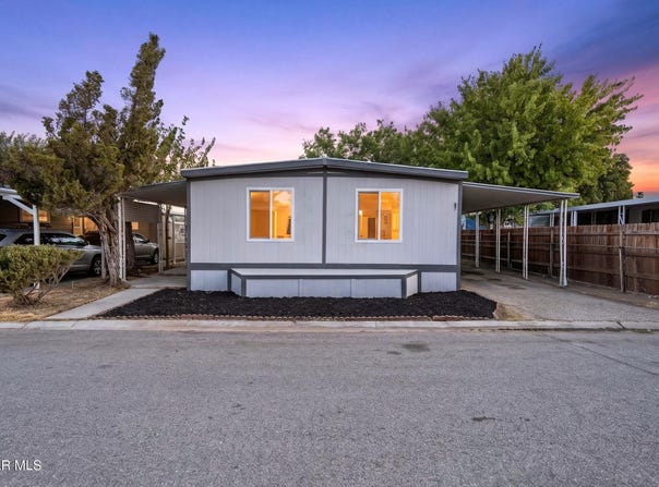 1301 E Ave I, Lancaster, CA 93535