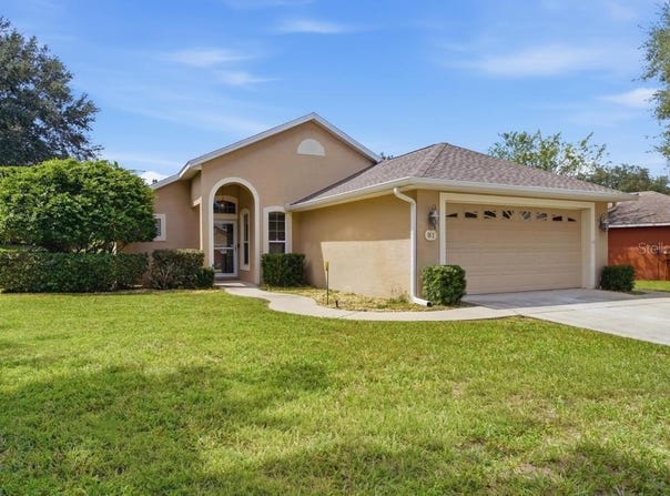 81 GOLFVIEW Circle, UMATILLA, FL 32784