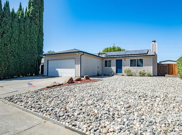 655 W Creekside Circle, Dixon, CA 95620