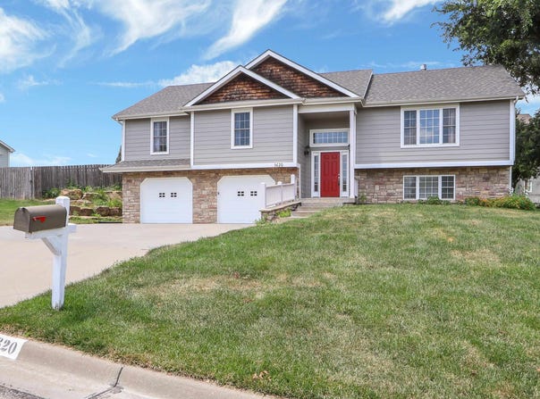 3620 Everett Drive, Manhattan, KS 66503