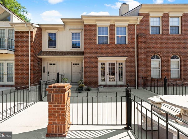 5082 MAIN Street, VOORHEES, NJ 08043