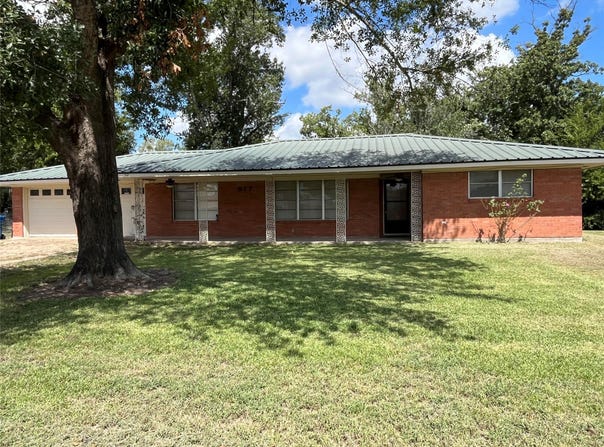 817 E Holly Lane, Mexia, TX 76667