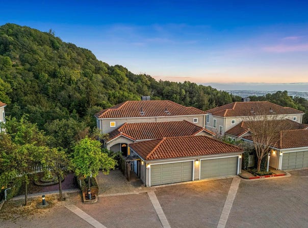 4636 Redwood Rd, Oakland, CA 94619
