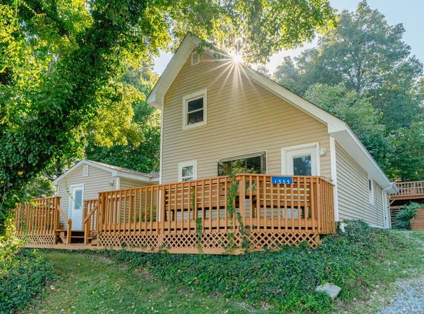 1555 Stagecoach Rd., Hanson, KY 42413