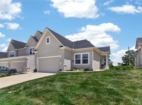 4021 NE Sagamore Drive, Lee's Summit, MO 64064