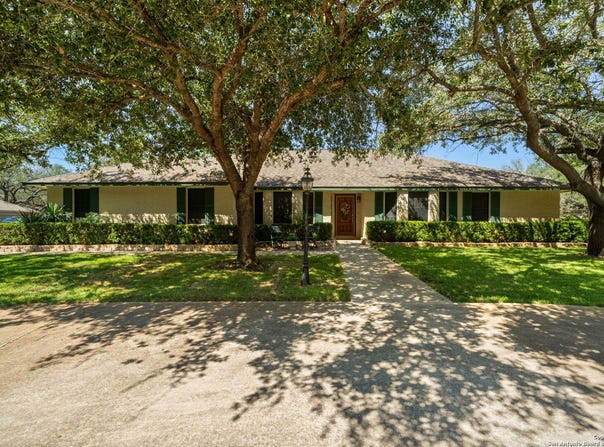 231 Hayden, Pleasanton, TX 78064