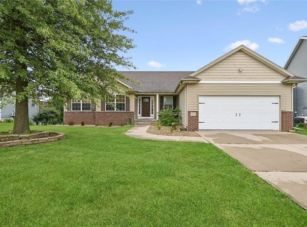 507 Limerock NW, Cedar Rapids, IA 52405
