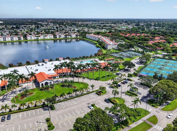 6269 Pointe Regal Circle, Delray Beach, FL 33484