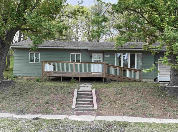111 Kells Avenue, Melrose, IA 52569