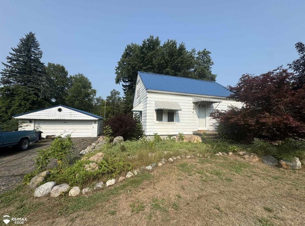 5499 McKinley Road, Flushing, MI 48433-1184