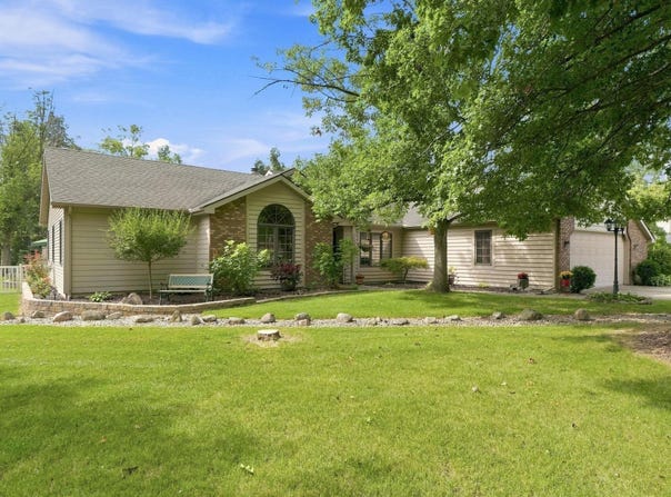 2598 E Maple Drive, Bluffton, IN 46714