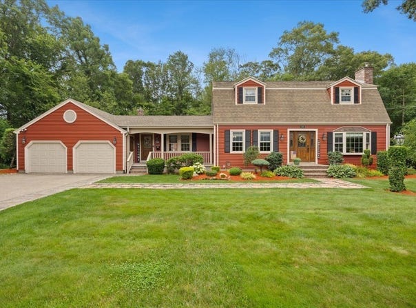195 Colonial Dr, Somerset, MA 02726