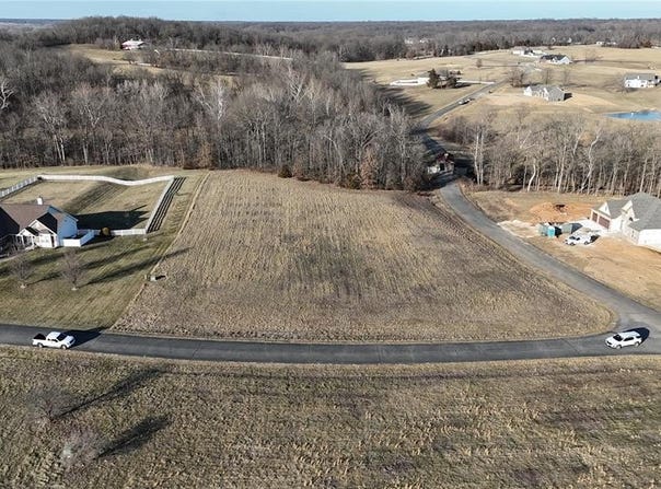 5 Seabiscuit Drive, Troy, MO 63379