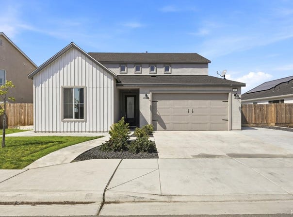 527 Vanderbilt Drive, Lemoore, CA 93245