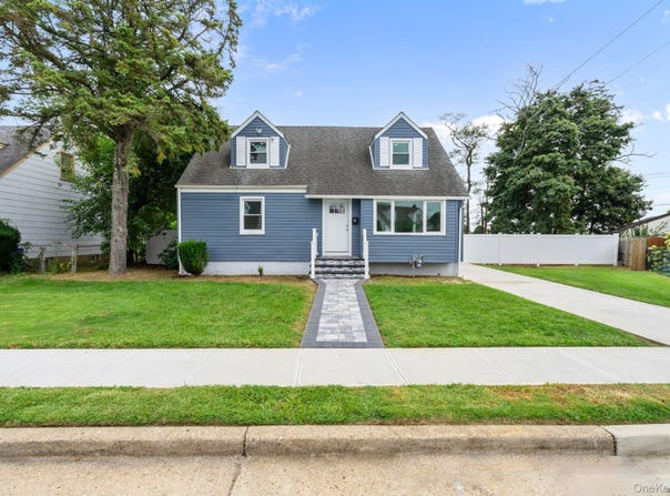 48 Cliff Avenue, Hempstead, NY 11550