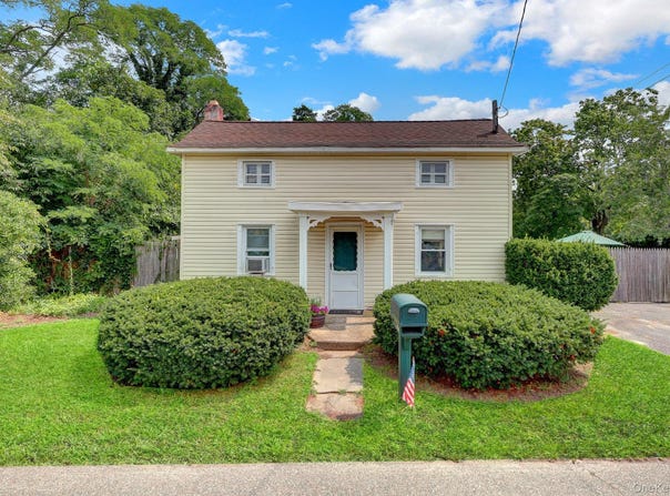 1315 Coates Avenue, Holbrook, NY 11741