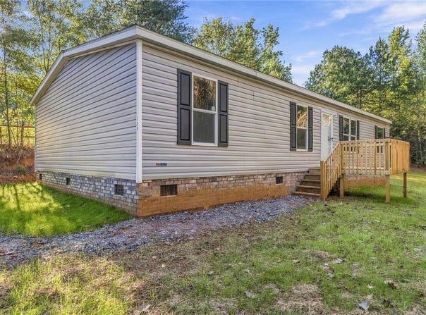 120 Chastain Drive, Pelzer, SC 29669