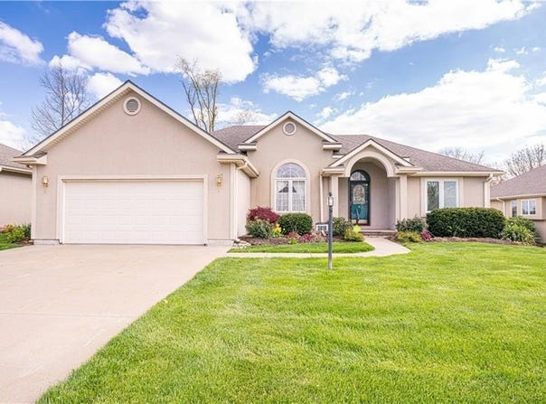 3010 Hirter Drive, St Joseph, MO 64506