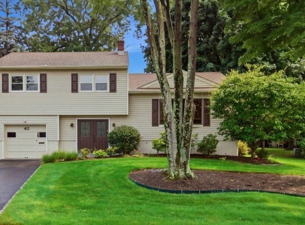 42 Hanover Pl, Wayne Twp., NJ 07470-3651