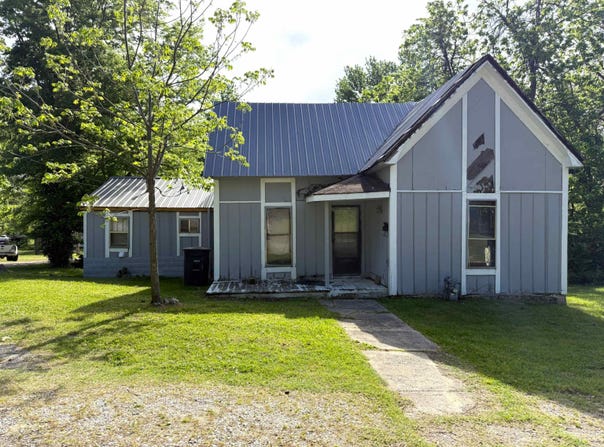 585 N Royal Avenue, Piggott, AR 72454