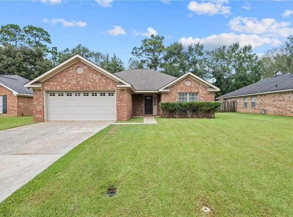 8916 Spring Grove N, Mobile, AL 36695