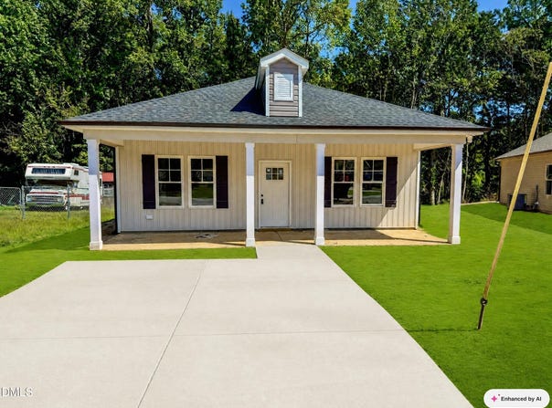 1011 E Maplewood Drive, Benson, NC 27504