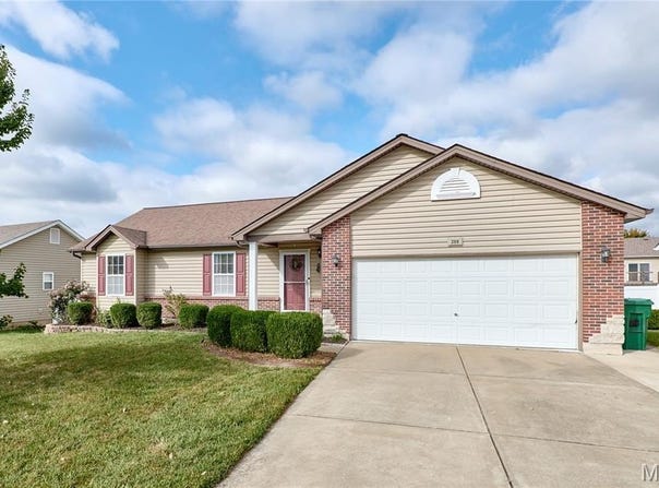 209 Gentle Pine Lane, Winfield, MO 63389