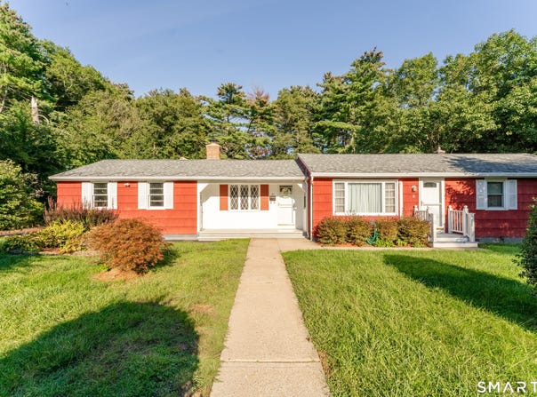 21 Fairmount Street, Putnam, CT 06260