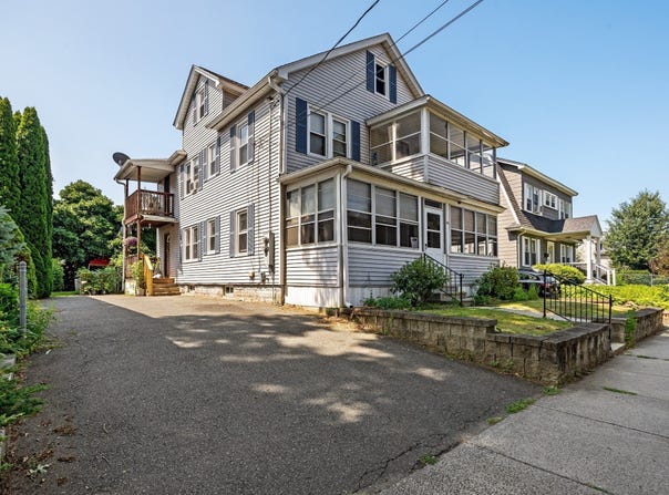 69 Bonner St, Chicopee, MA 01013
