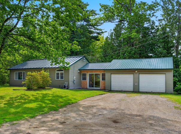 1649 Pond Road, Sidney, ME 04330