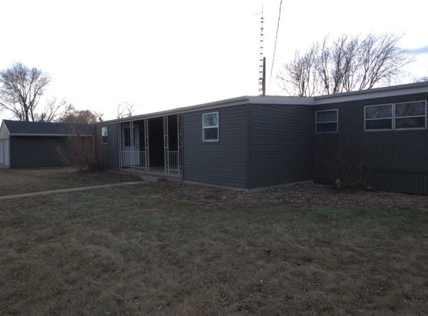 303 S Maple St, Worthing, SD 57077-2051