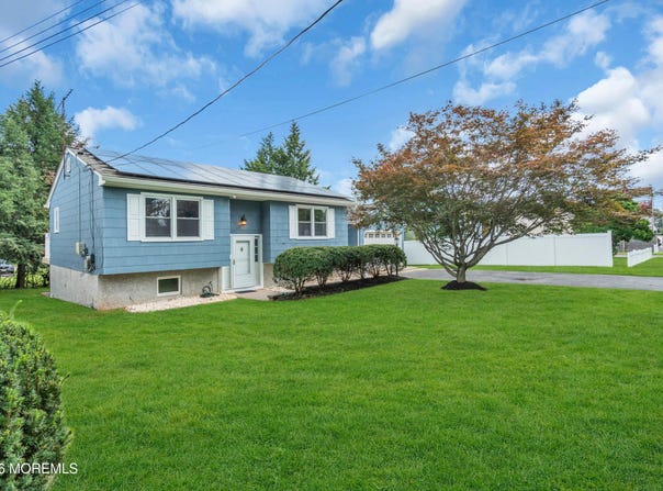 14 Dayton Avenue, Middlesex, NJ 08846