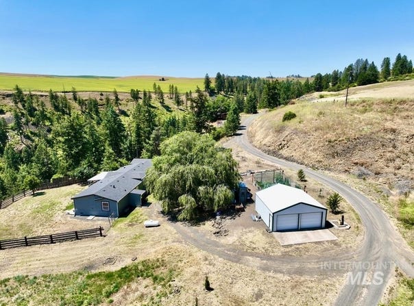 2796 Ewing Rd, Nezperce, ID 83543