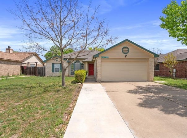 604 Maplecreek Dr, Leander, TX 78641