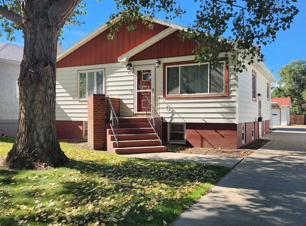 610 S Pearson Ave, Glendive, MT 59330