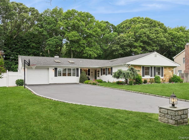 16 Parson Drive, Stony Brook, NY 11790