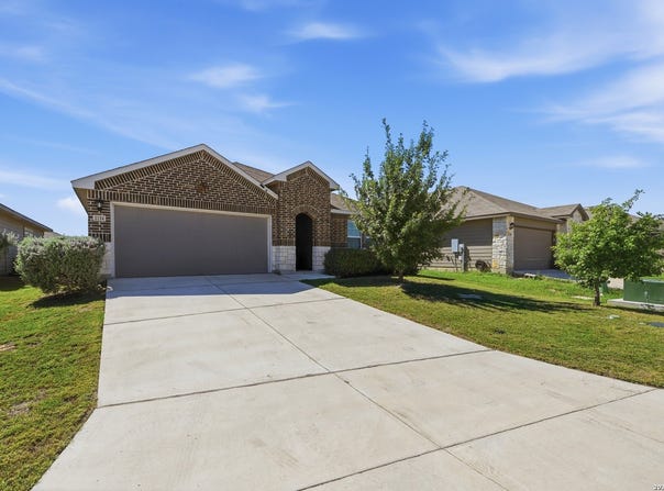2124 FOXBRIAR CV, New Braunfels, TX 78130
