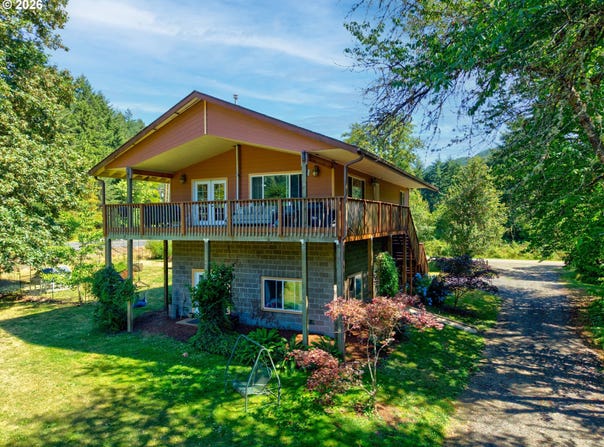 123 BURCHARD Dr, Scottsburg, OR 97473