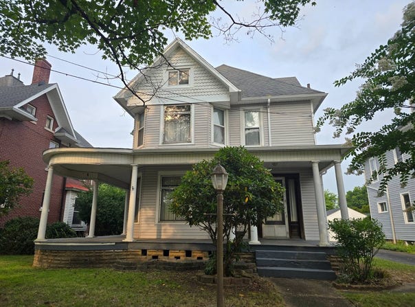 407 Williams Ave, Williamstown, WV 26187