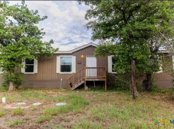 293 Turkey Tree Trail, Seguin, TX 78155