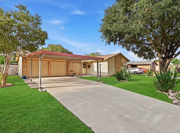 5210 ALAN BEAN DR, Kirby, TX 78219