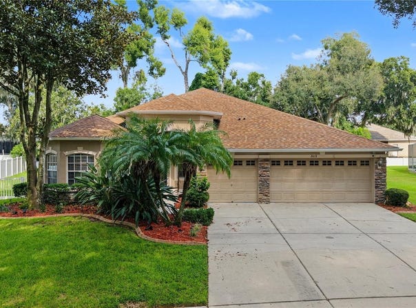2418 BLUE STONE Court, VALRICO, FL 33594