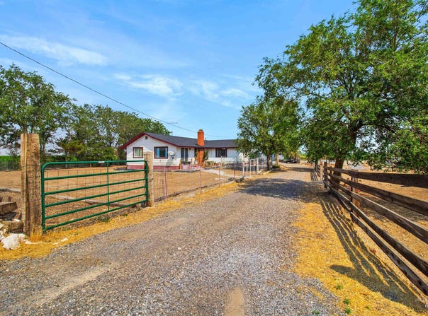 894 E 3700 N, Castleford, ID 83321