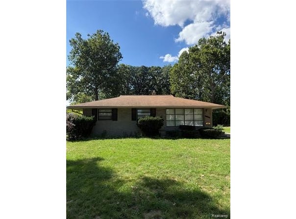 27663 Shagbark Drive, Southfield, MI 48076