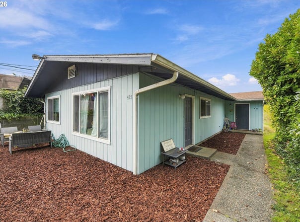 423 7TH Ave, CoosBay, OR 97420