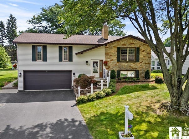 4 Andrew Court, Fredonia, NY 14063